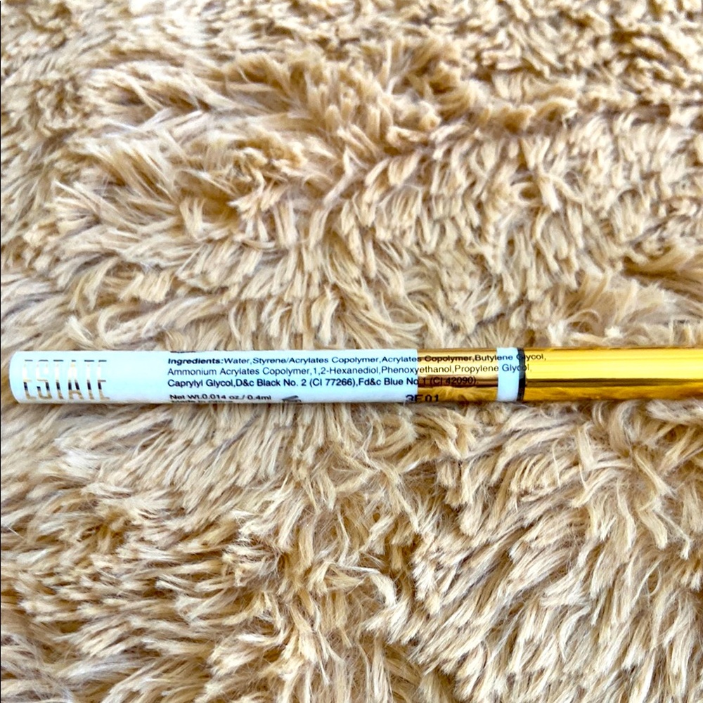 🆕 Precision liquid eye liner in black